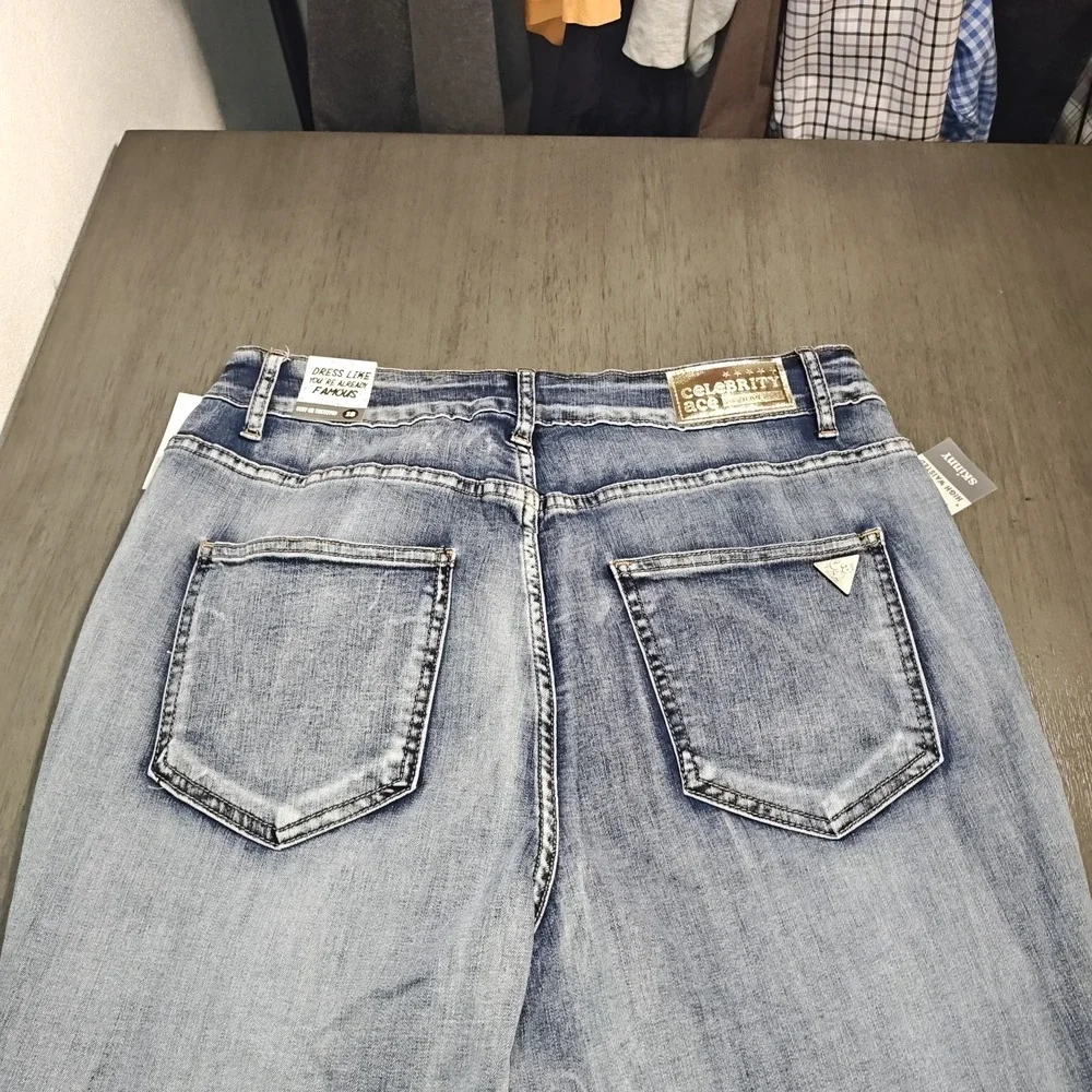 Celebrity Ace Woman's light wash skinny jeans,Size 18
